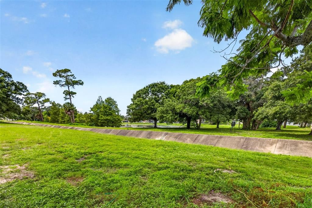 For Sale: $1,550,000 (6 beds, 5 baths, 6600 Square Feet)