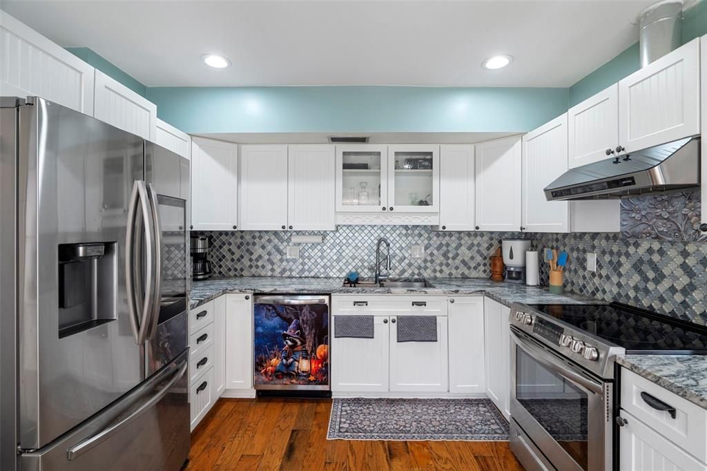 For Sale: $609,900 (4 beds, 3 baths, 2334 Square Feet)