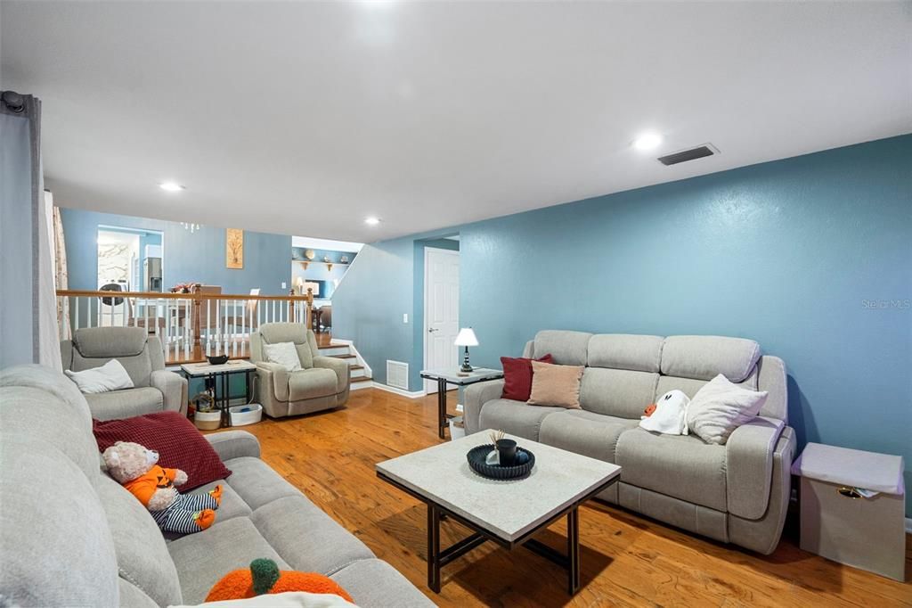 For Sale: $609,900 (4 beds, 3 baths, 2334 Square Feet)