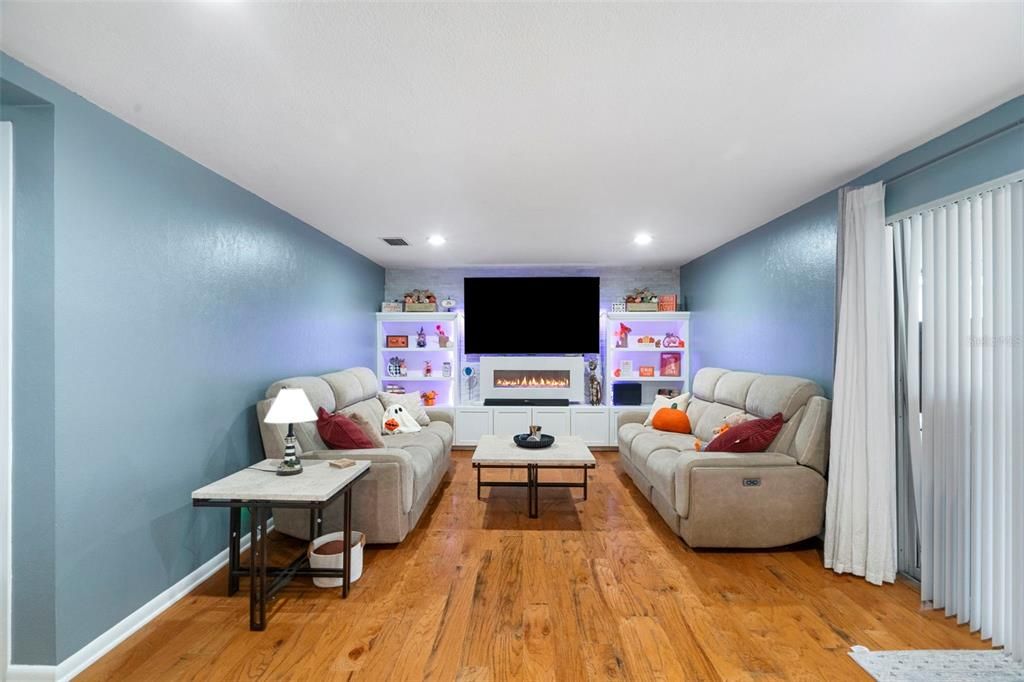 For Sale: $609,900 (4 beds, 3 baths, 2334 Square Feet)