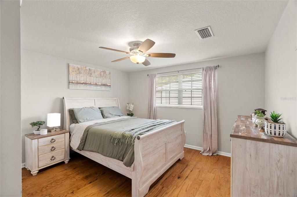 For Sale: $609,900 (4 beds, 3 baths, 2334 Square Feet)