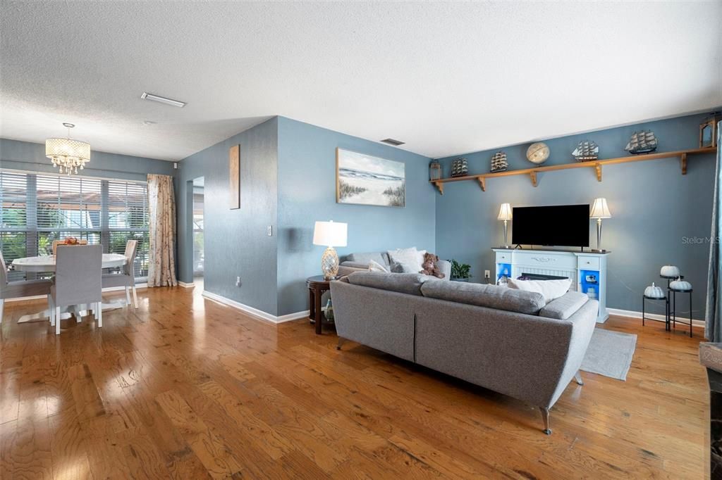 For Sale: $609,900 (4 beds, 3 baths, 2334 Square Feet)