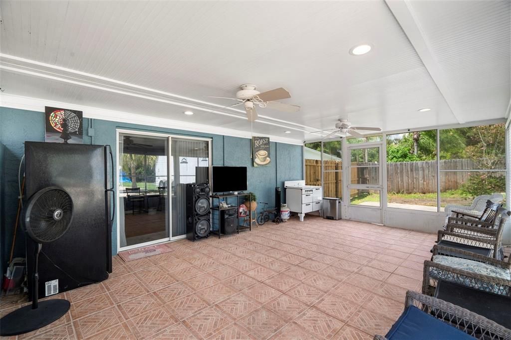 For Sale: $609,900 (4 beds, 3 baths, 2334 Square Feet)