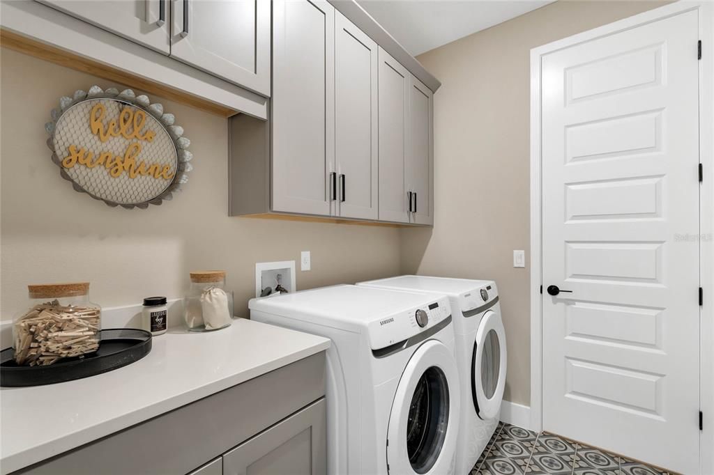 En Venta: $829,000 (4 camas, 3 baños, 3041 Pies cuadrados)