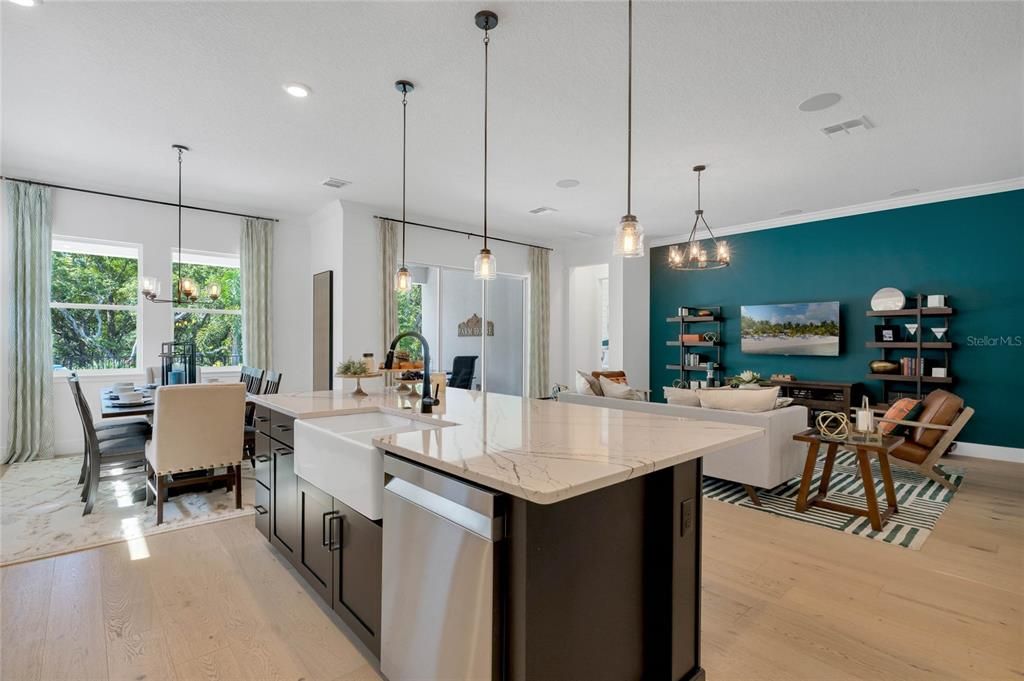 En Venta: $829,000 (4 camas, 3 baños, 3041 Pies cuadrados)