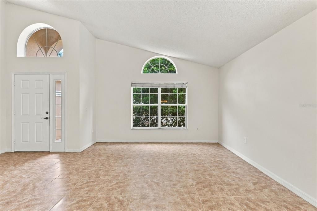 En Venta: $449,900 (4 camas, 2 baños, 2160 Pies cuadrados)