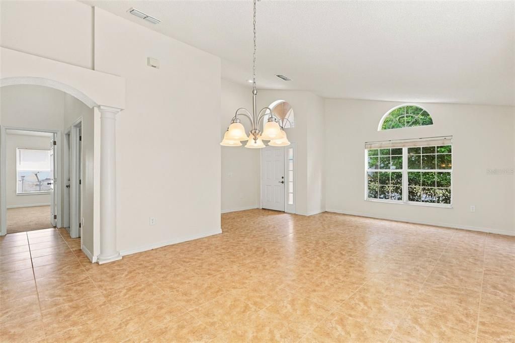 En Venta: $449,900 (4 camas, 2 baños, 2160 Pies cuadrados)