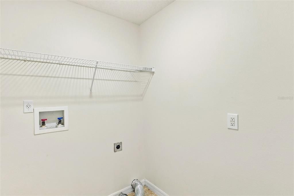 En Venta: $449,900 (4 camas, 2 baños, 2160 Pies cuadrados)