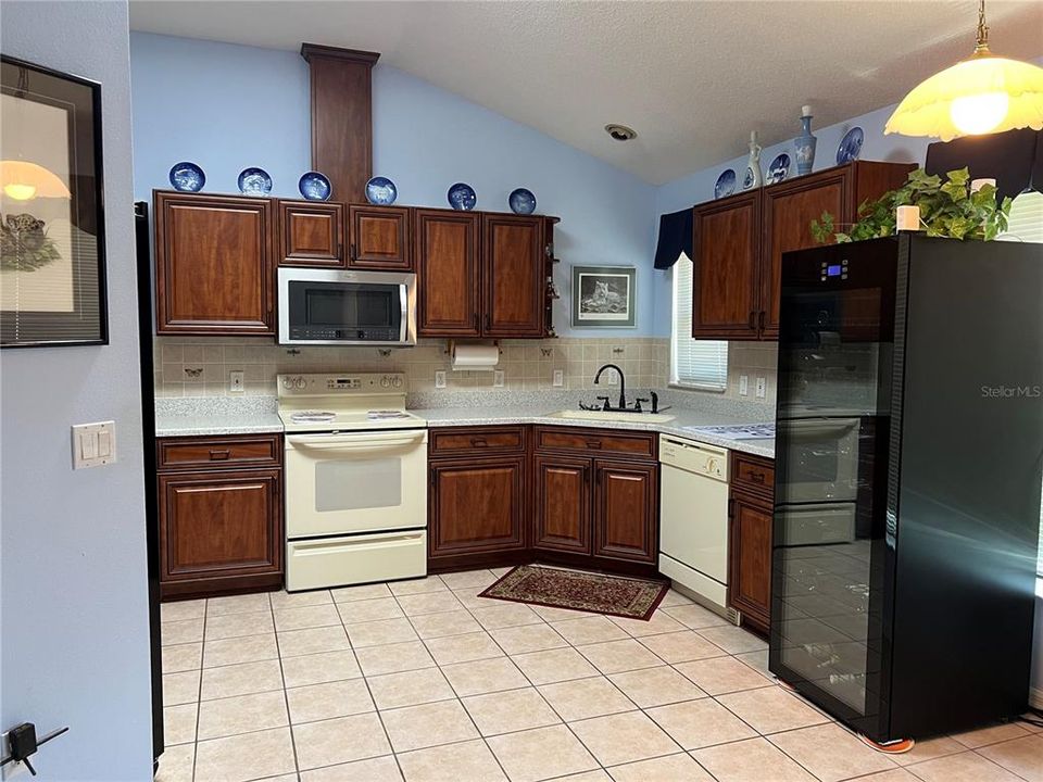 For Sale: $365,000 (2 beds, 2 baths, 1397 Square Feet)