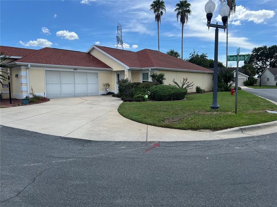 For Sale: $365,000 (2 beds, 2 baths, 1397 Square Feet)