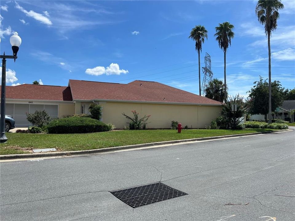 For Sale: $365,000 (2 beds, 2 baths, 1397 Square Feet)
