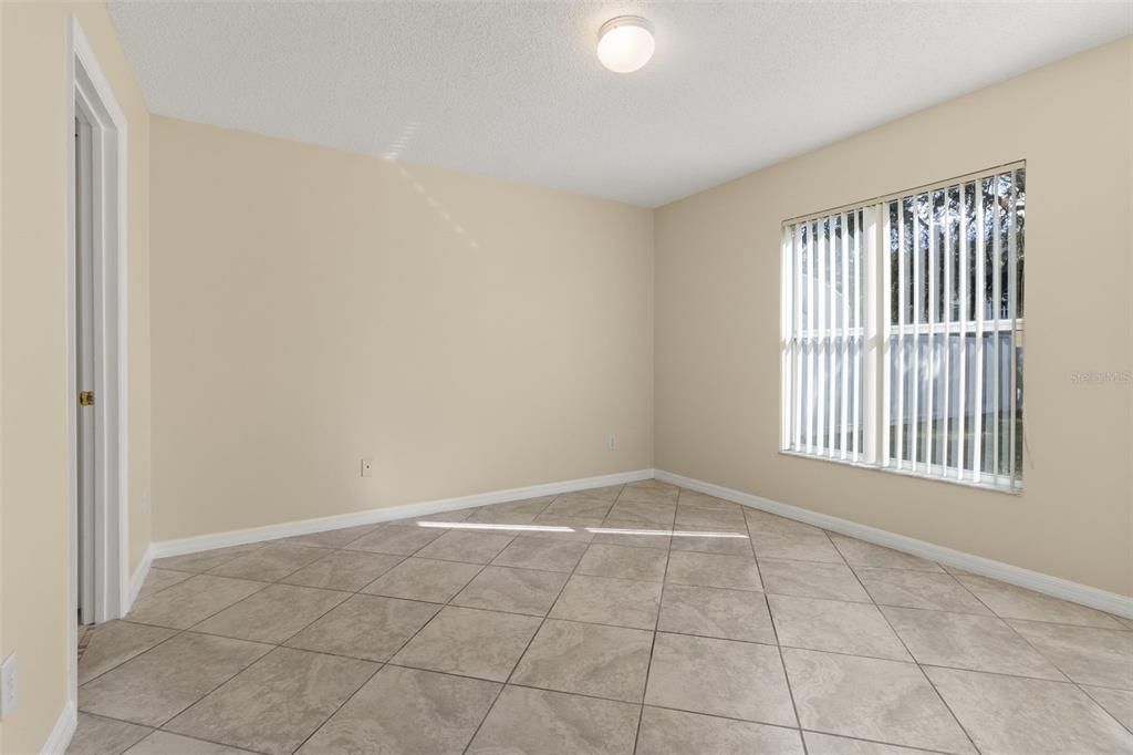 For Rent: $2,050 (4 beds, 2 baths, 1437 Square Feet)