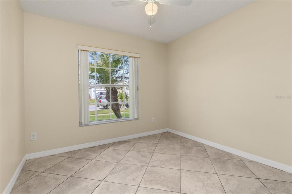 For Rent: $2,050 (4 beds, 2 baths, 1437 Square Feet)