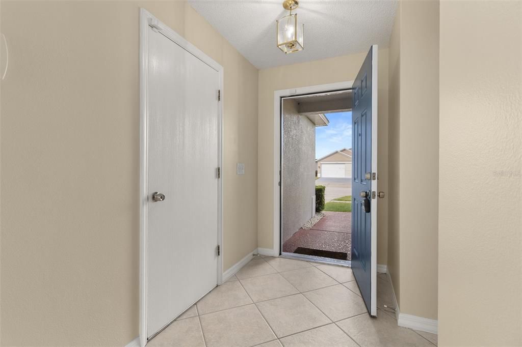 For Rent: $2,050 (4 beds, 2 baths, 1437 Square Feet)