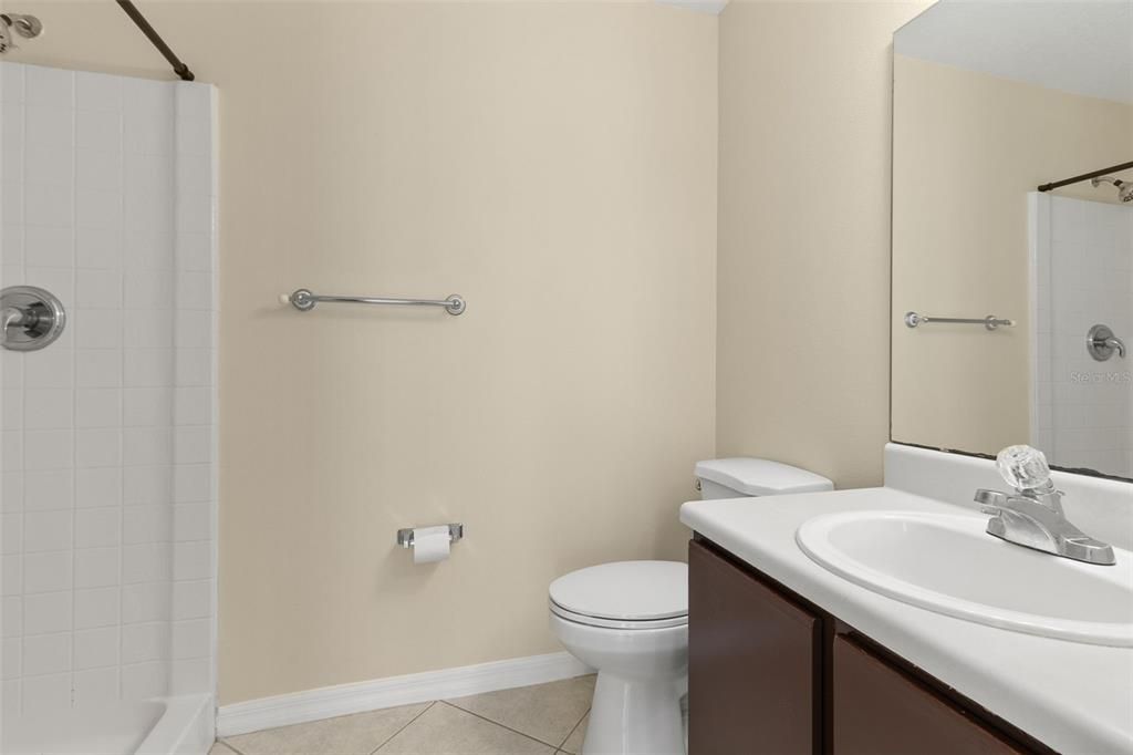 For Rent: $2,050 (4 beds, 2 baths, 1437 Square Feet)