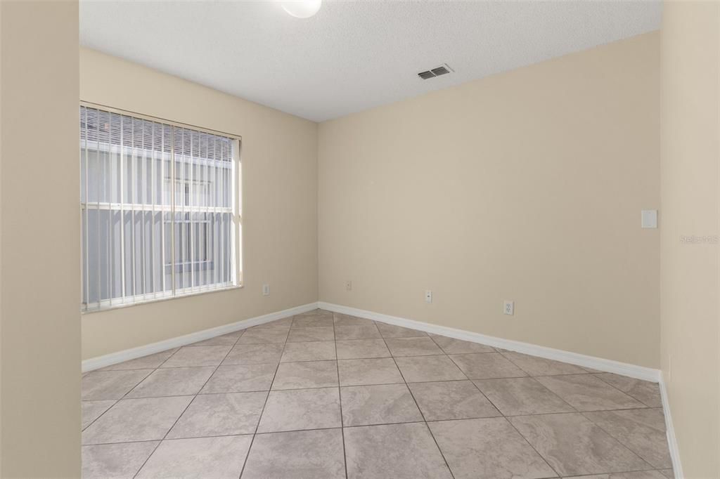 For Rent: $2,050 (4 beds, 2 baths, 1437 Square Feet)