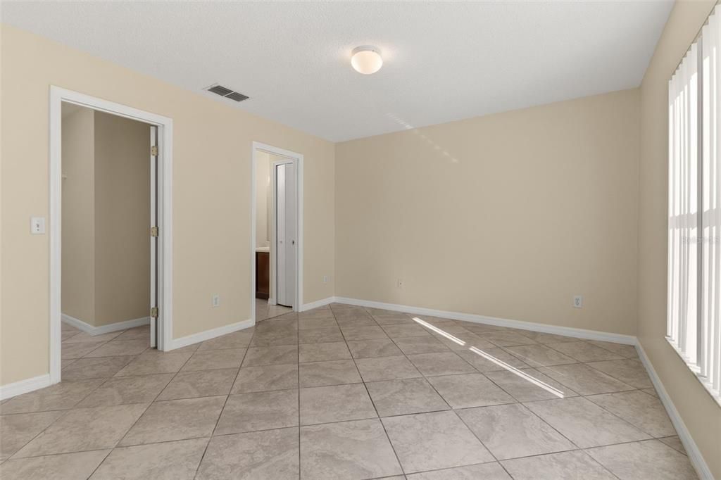 For Rent: $2,050 (4 beds, 2 baths, 1437 Square Feet)