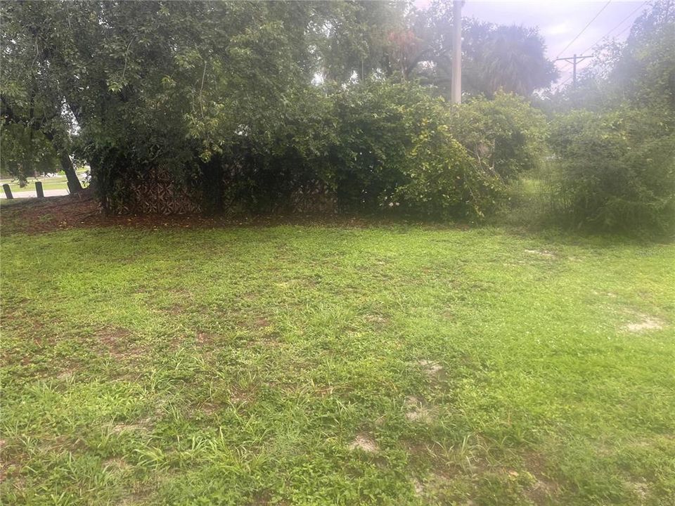 待售: $160,000 (1.10 acres)