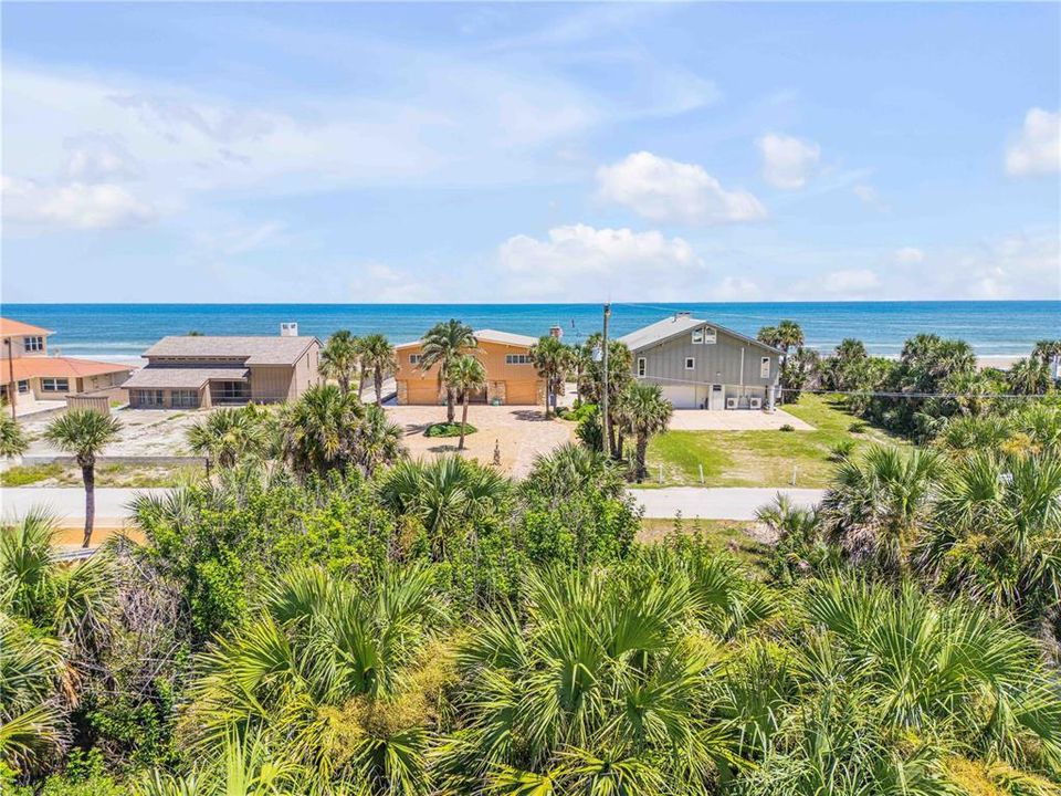 En Venta: $1,200,000 (0.19 acres)