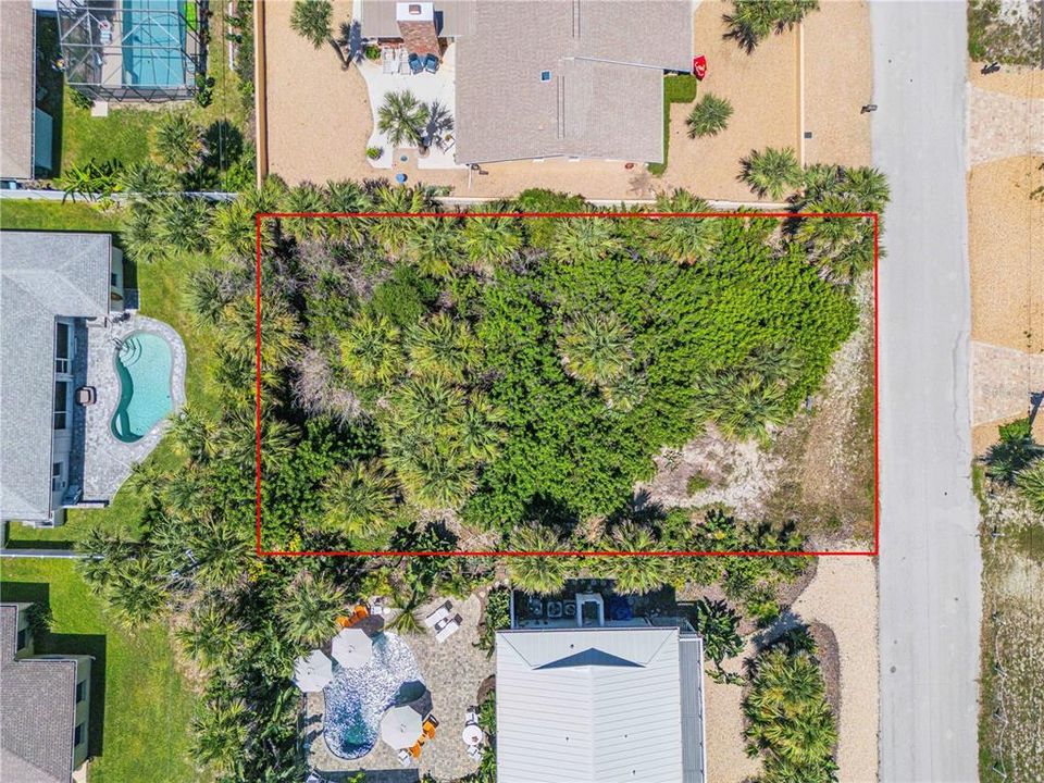 En Venta: $1,200,000 (0.19 acres)