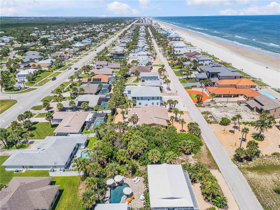 En Venta: $1,200,000 (0.19 acres)