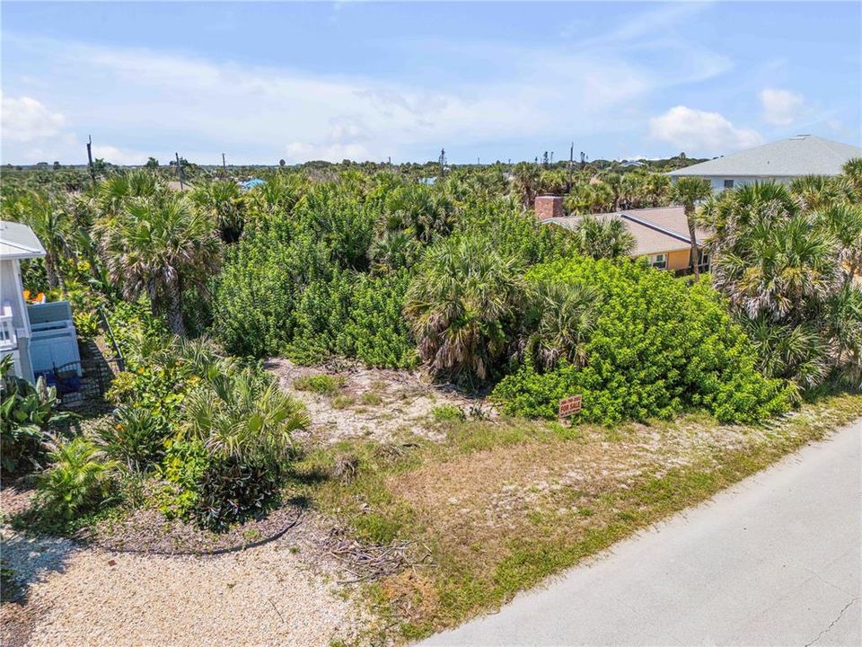 En Venta: $1,200,000 (0.19 acres)
