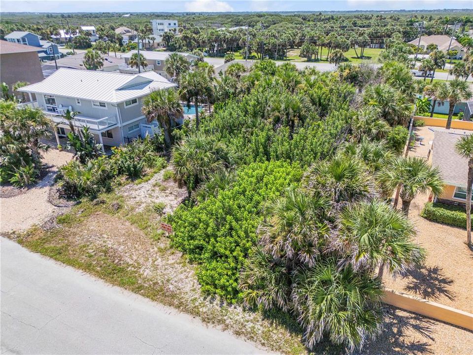 En Venta: $1,200,000 (0.19 acres)