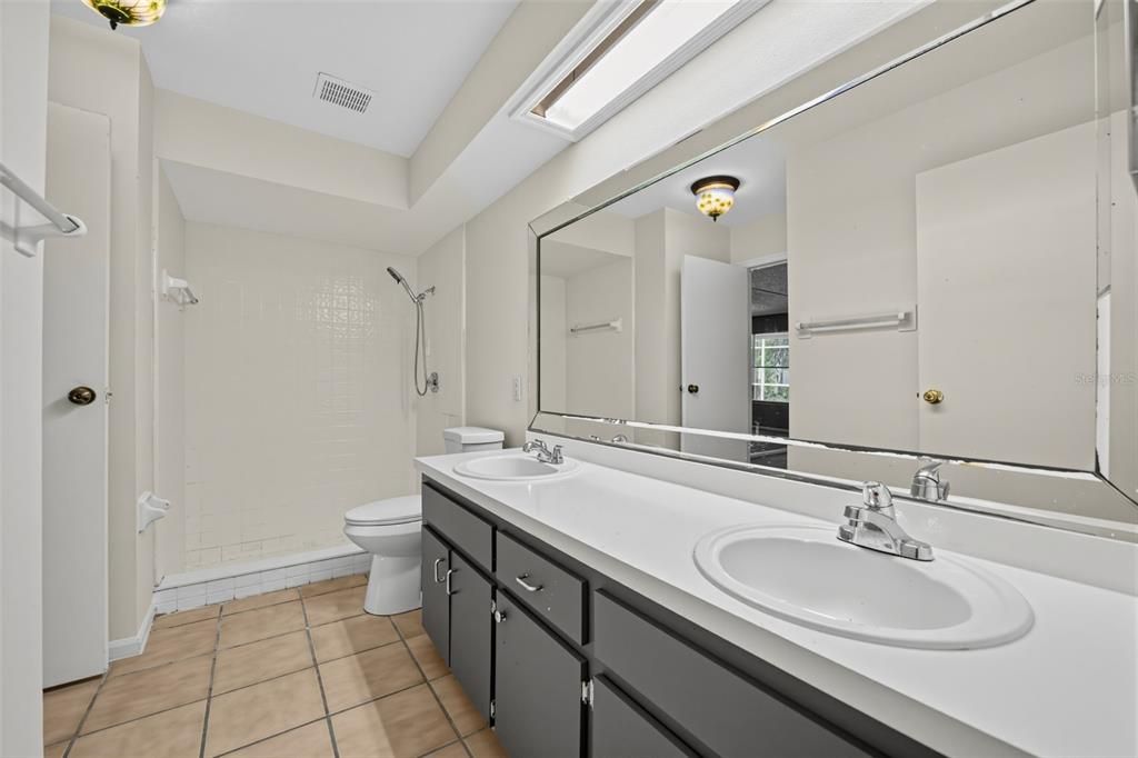 For Sale: $384,900 (3 beds, 2 baths, 1676 Square Feet)