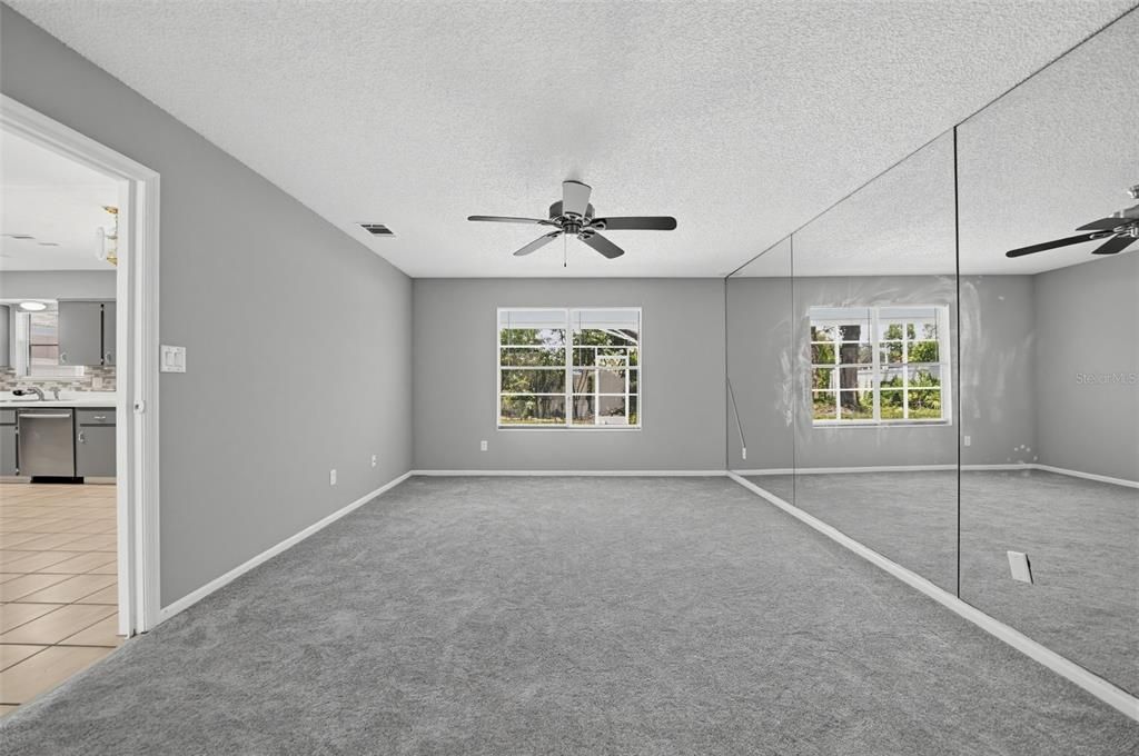 For Sale: $384,900 (3 beds, 2 baths, 1676 Square Feet)