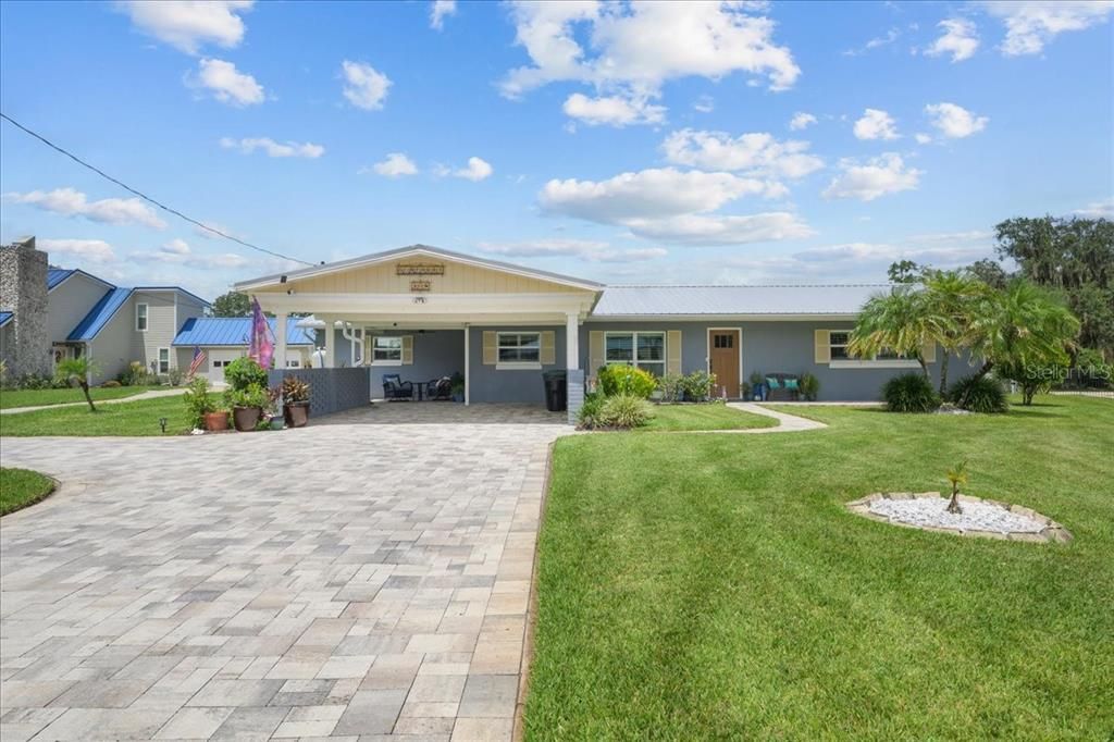 For Sale: $469,900 (3 beds, 3 baths, 2024 Square Feet)