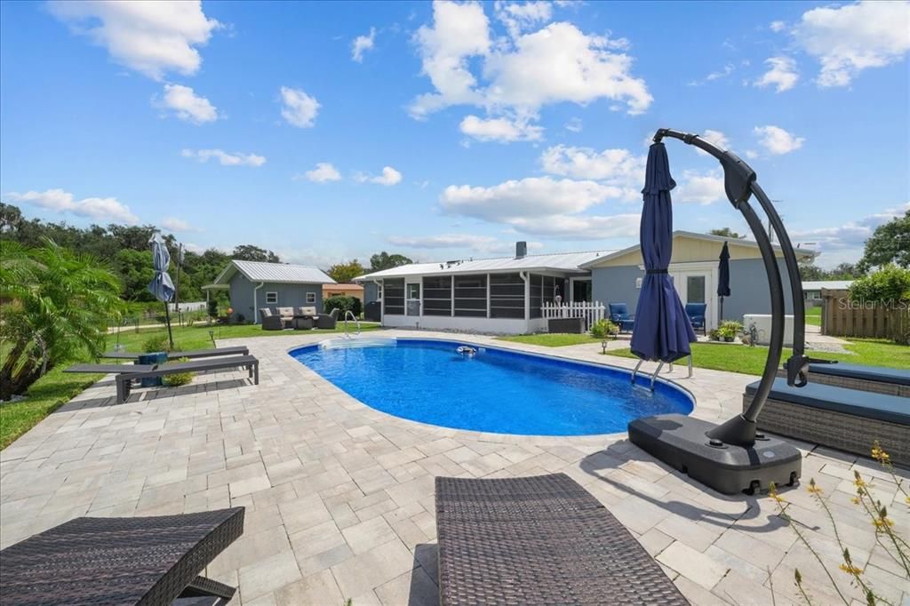 For Sale: $469,900 (3 beds, 3 baths, 2024 Square Feet)