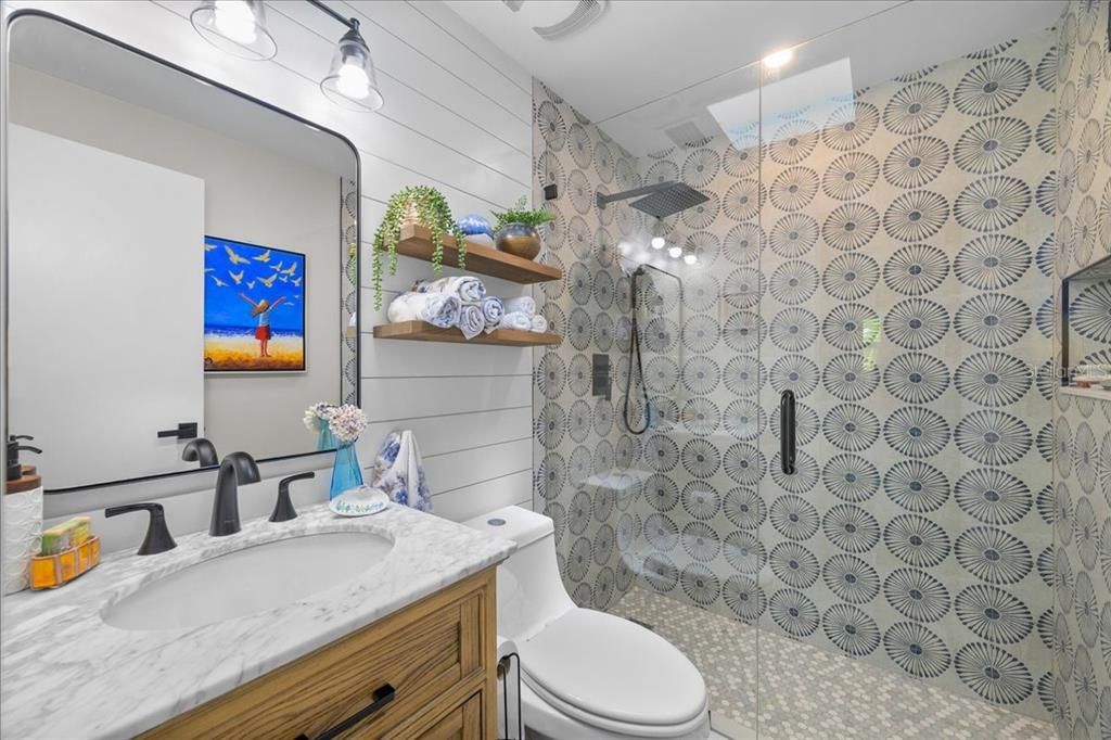 For Sale: $469,900 (3 beds, 3 baths, 2024 Square Feet)