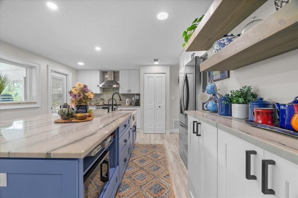 For Sale: $469,900 (3 beds, 3 baths, 2024 Square Feet)