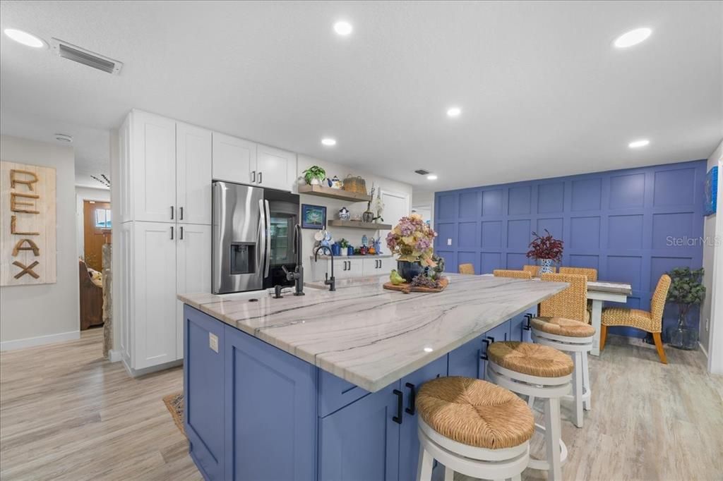 For Sale: $469,900 (3 beds, 3 baths, 2024 Square Feet)