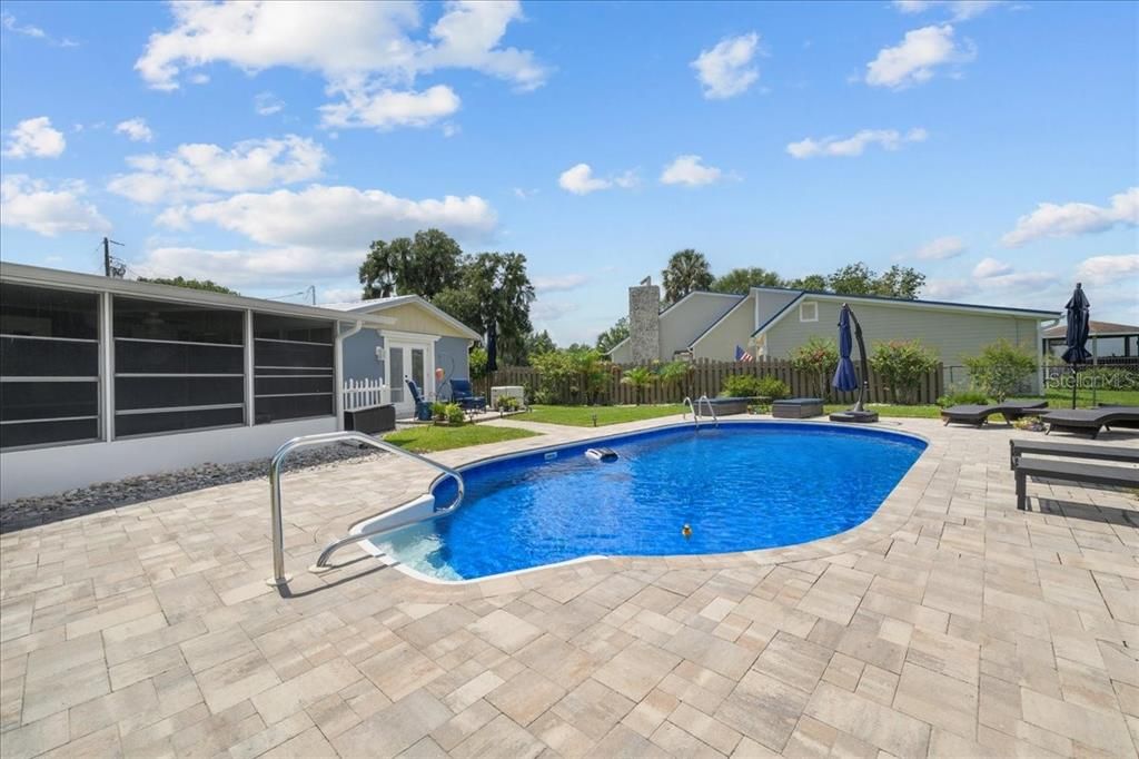 For Sale: $469,900 (3 beds, 3 baths, 2024 Square Feet)
