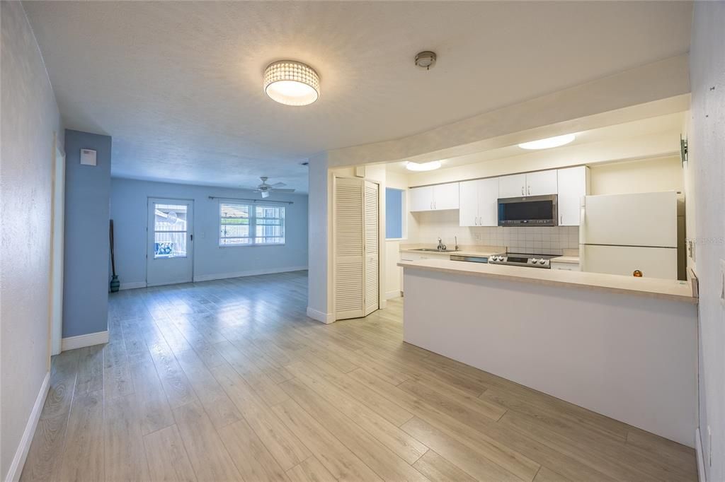 For Sale: $209,900 (3 beds, 2 baths, 1175 Square Feet)