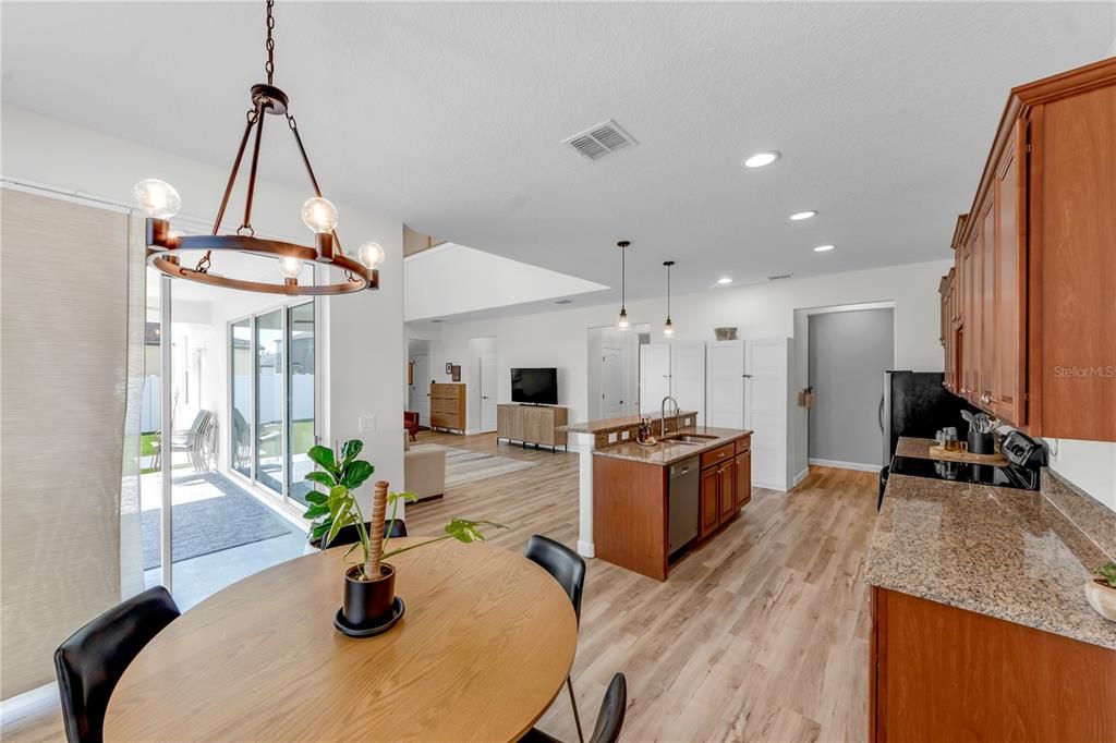 En Venta: $680,000 (5 camas, 4 baños, 3283 Pies cuadrados)