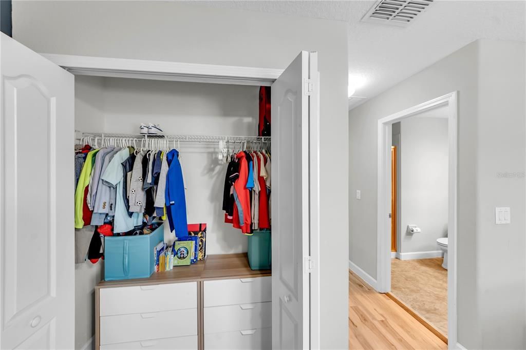 En Venta: $680,000 (5 camas, 4 baños, 3283 Pies cuadrados)