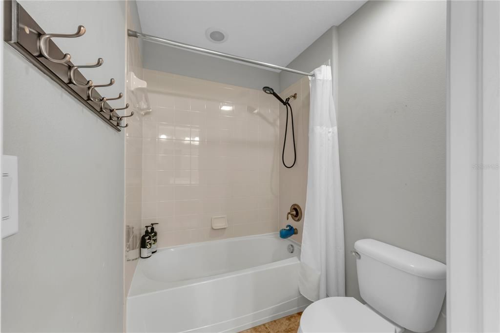 En Venta: $680,000 (5 camas, 4 baños, 3283 Pies cuadrados)
