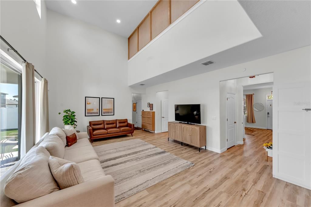 En Venta: $680,000 (5 camas, 4 baños, 3283 Pies cuadrados)
