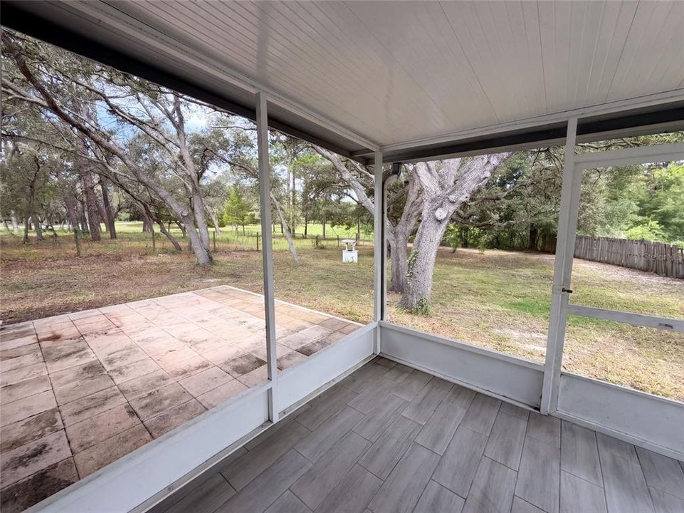 For Sale: $284,000 (2 beds, 2 baths, 1088 Square Feet)