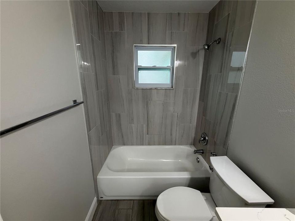 For Sale: $284,000 (2 beds, 2 baths, 1088 Square Feet)