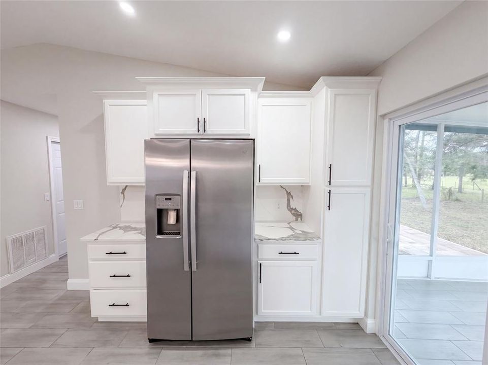 For Sale: $284,000 (2 beds, 2 baths, 1088 Square Feet)