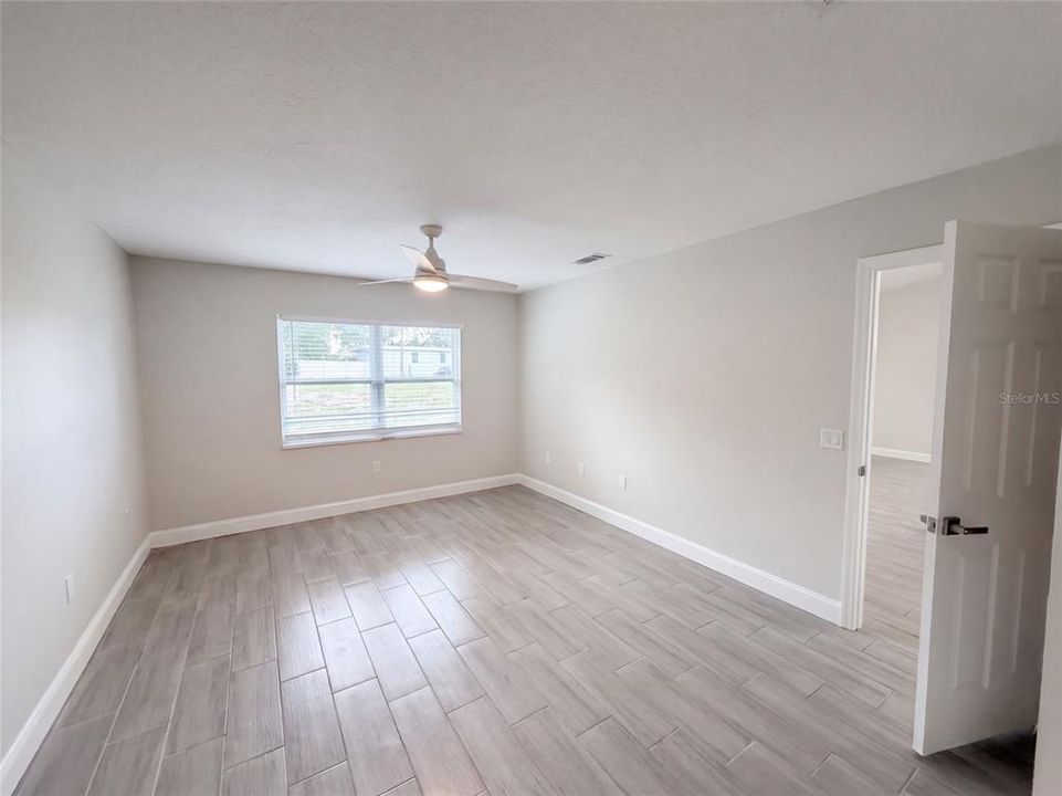 For Sale: $284,000 (2 beds, 2 baths, 1088 Square Feet)