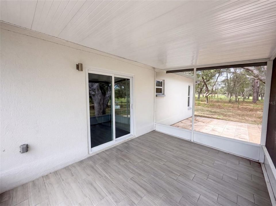 For Sale: $284,000 (2 beds, 2 baths, 1088 Square Feet)