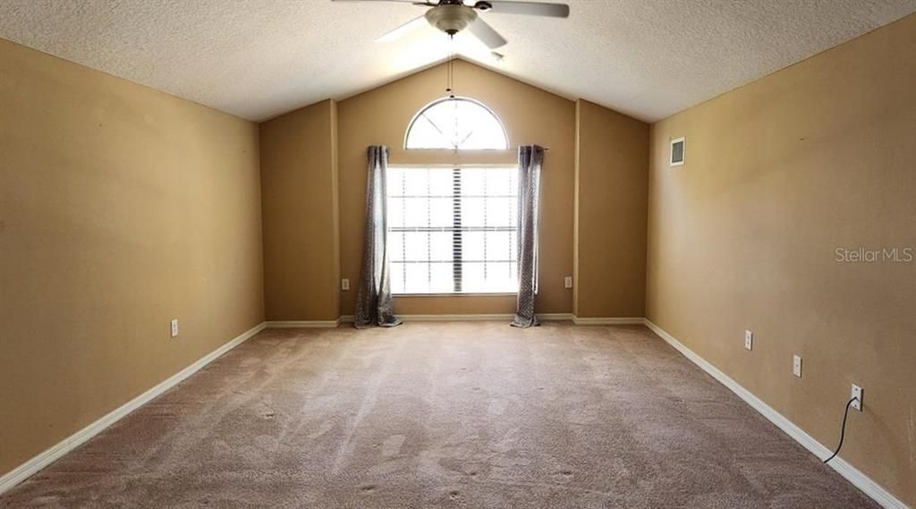 For Rent: $2,650 (5 beds, 3 baths, 2911 Square Feet)