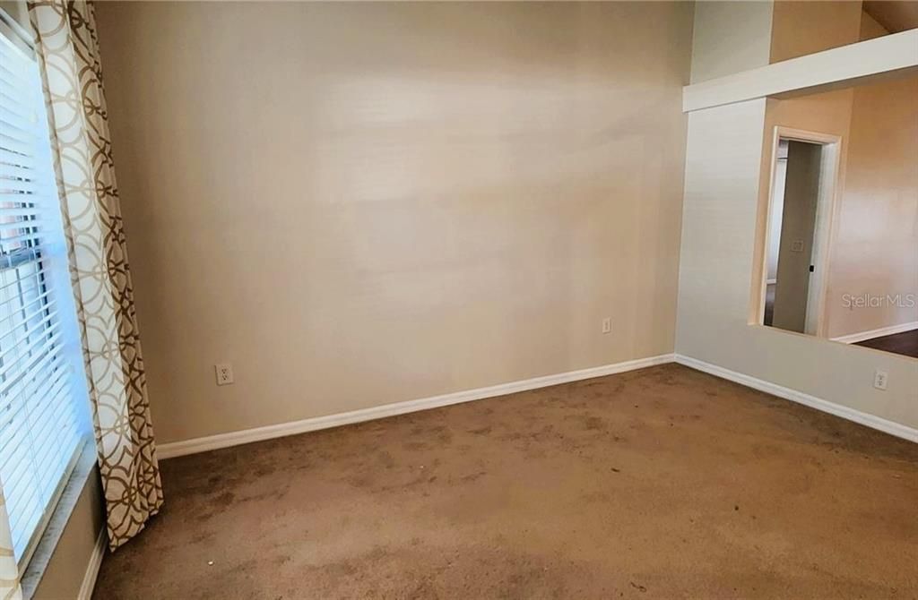 For Rent: $2,650 (5 beds, 3 baths, 2911 Square Feet)