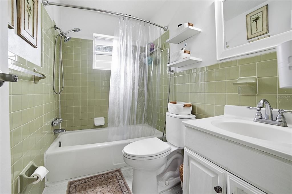 En Venta: $415,000 (3 camas, 2 baños, 1704 Pies cuadrados)
