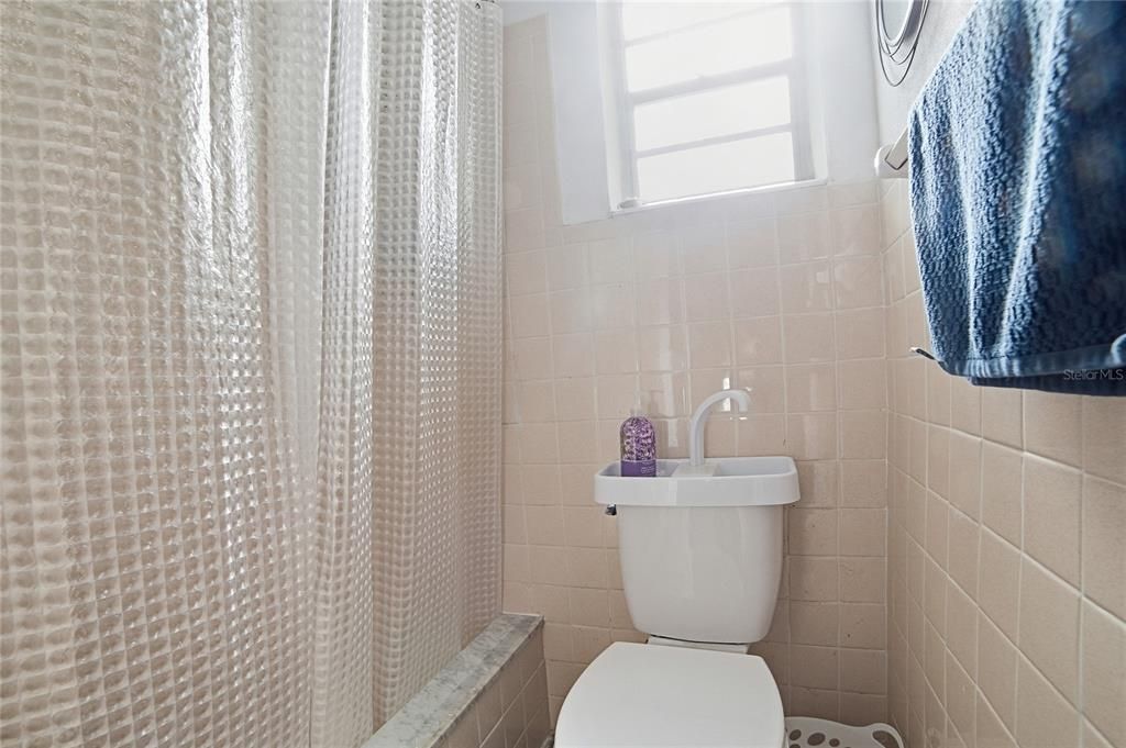 En Venta: $415,000 (3 camas, 2 baños, 1704 Pies cuadrados)