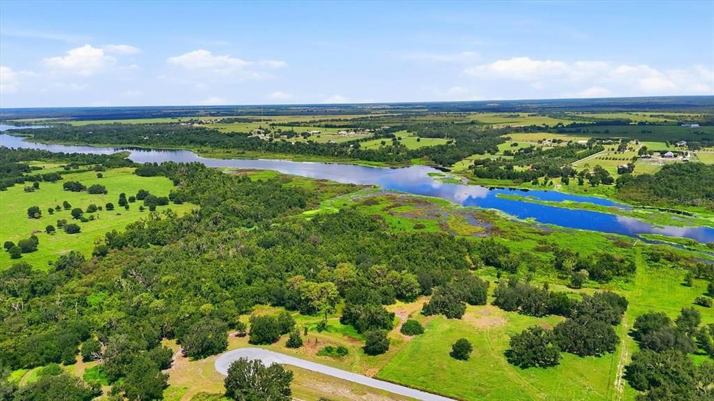 待售: $589,000 (5.35 acres)